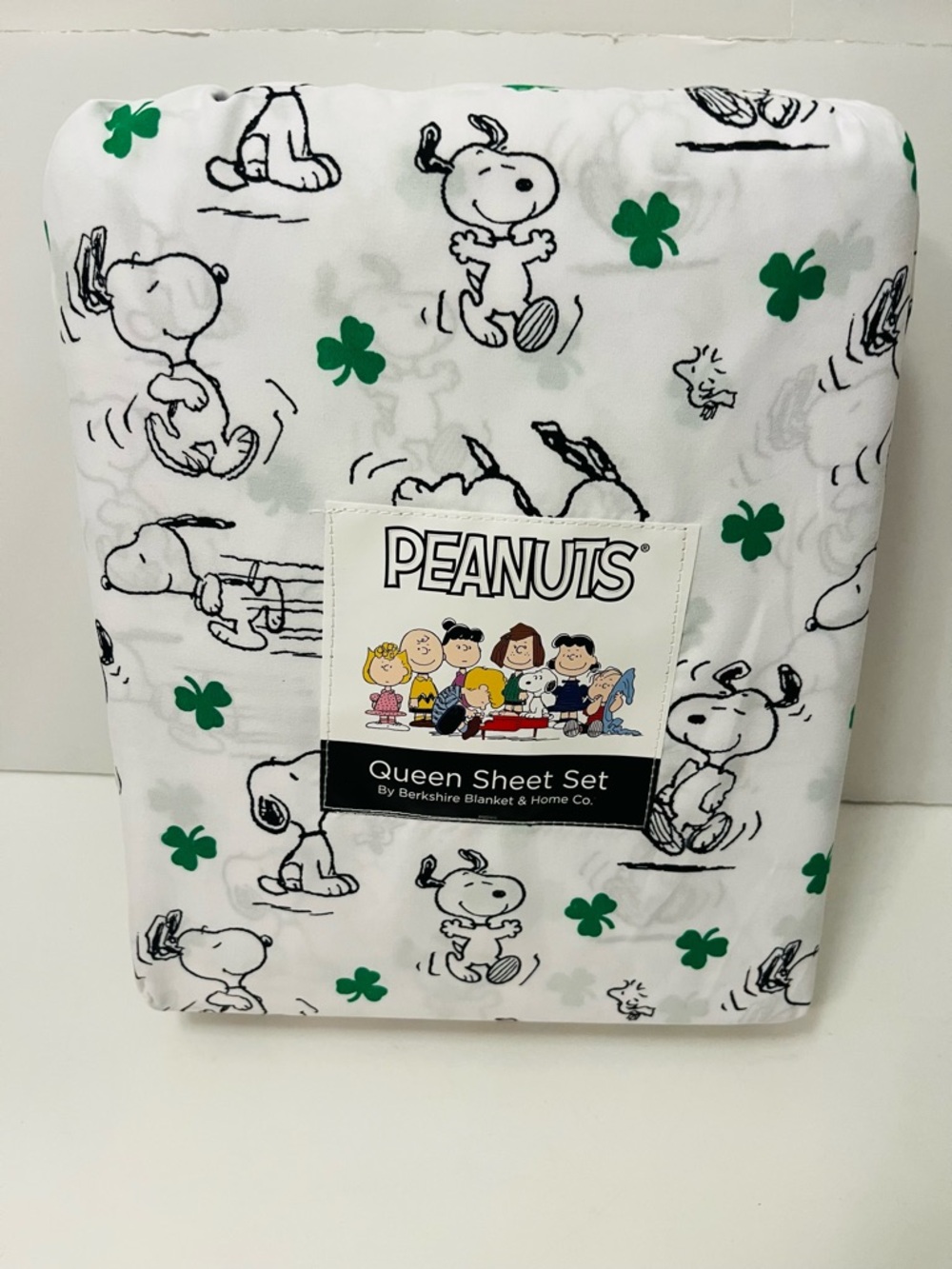 Berkshire Peanuts Queen Size Sheet Set Snoopy Shamrocks Woodstock Green White